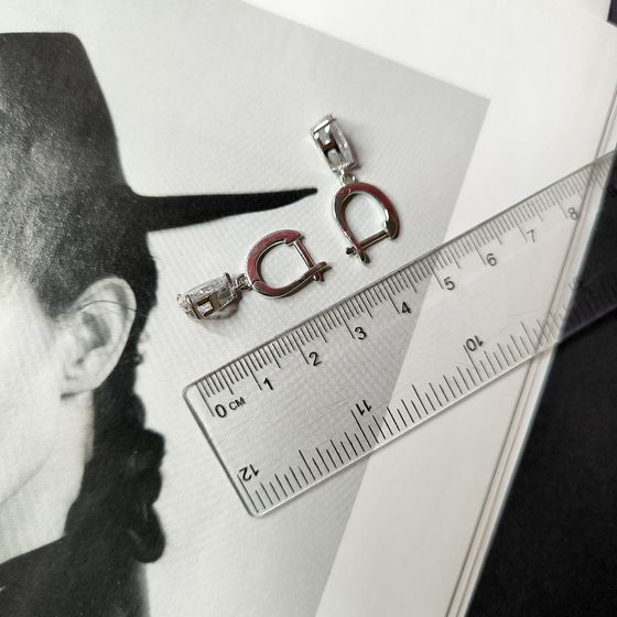 Серебряные серьги с фианитами