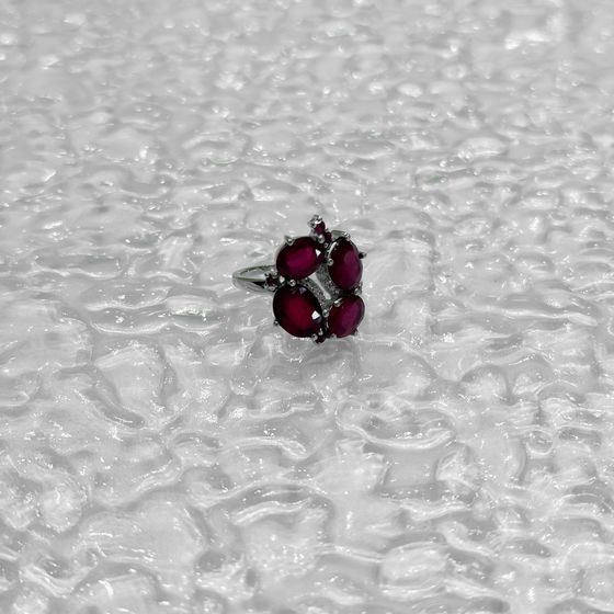 Серебряное кольцо с рубином 8.55ct