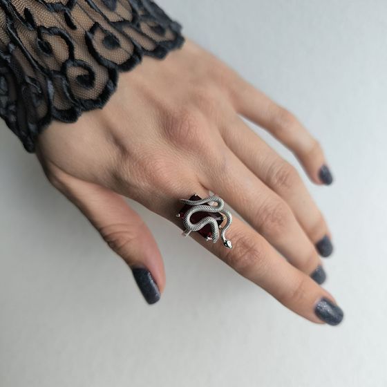 Серебряное кольцо с гранатом 5.425ct