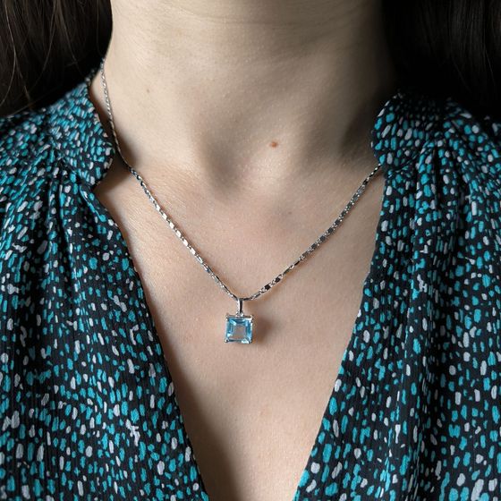 Серебряная подвеска с топазом 3.2ct