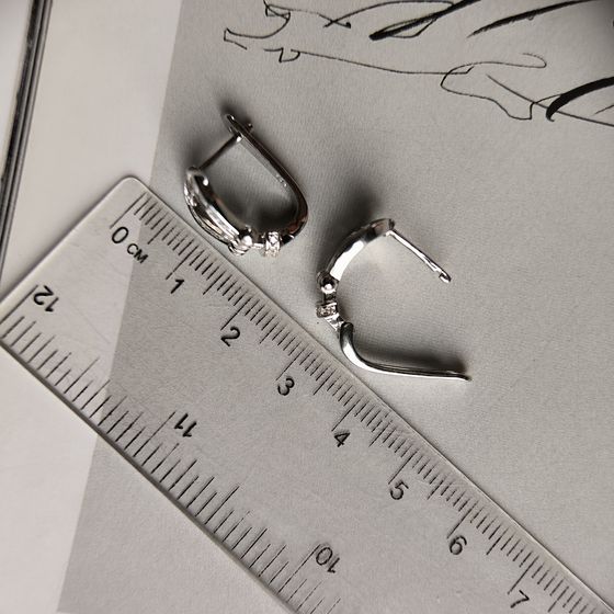 Серебряные серьги с фианитами