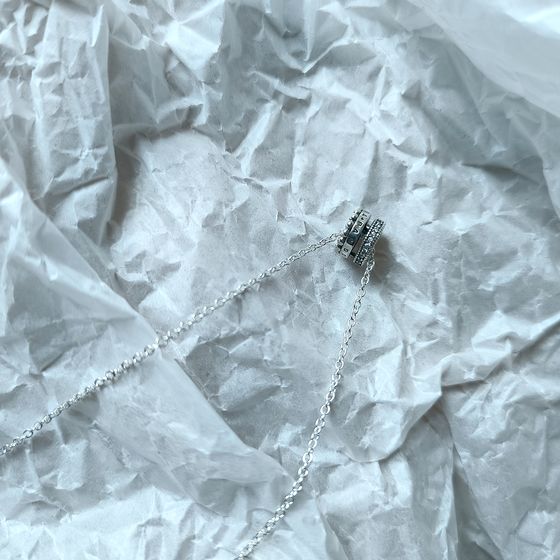 Серебряное колье с фианитами Серебряное колье с фианитами