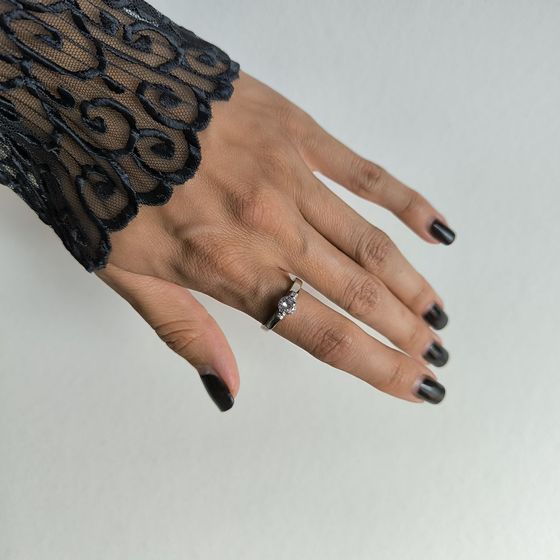 Серебряное кольцо с фианитами Серебряное кольцо с фианитами