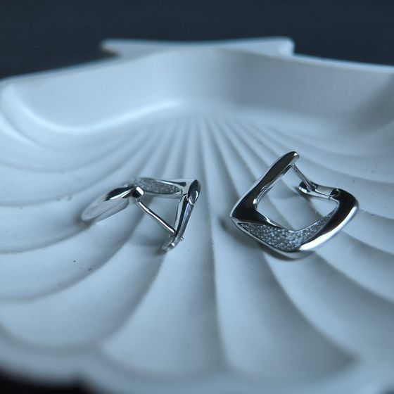 Серебряные серьги с фианитами