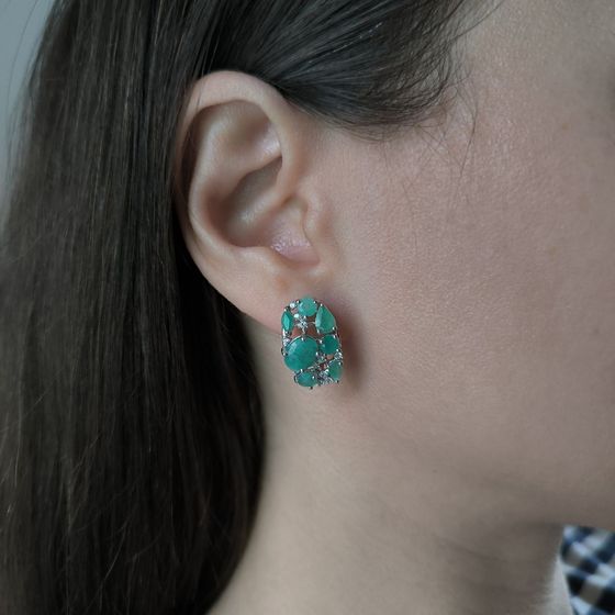 Серебряные серьги с изумрудом, фианитами