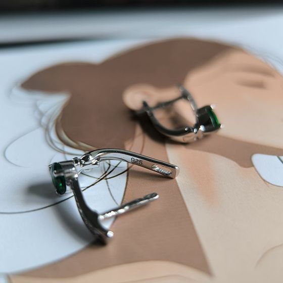 Серебряные серьги с изумрудом nano 0.969ct