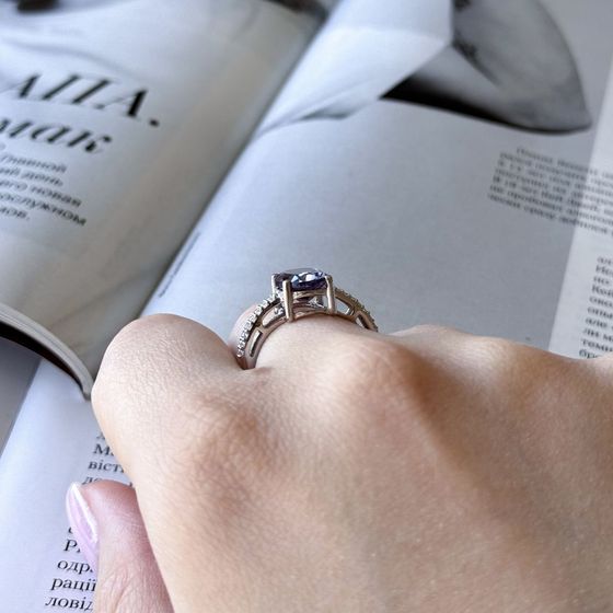 Серебряное кольцо с александритом