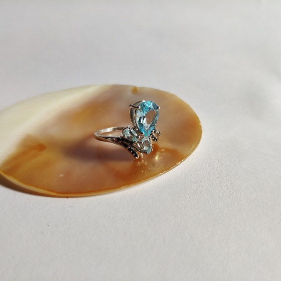 Серебряное кольцо с топазом 2.778ct, шпинелью