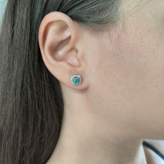 Серебряные серьги с изумрудом, фианитами