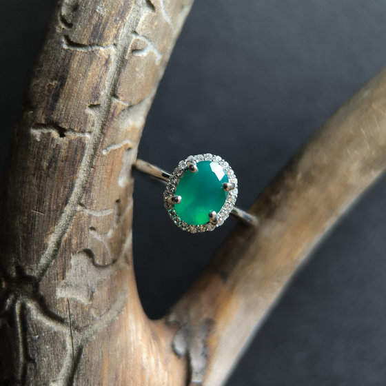Серебряное кольцо с агатом 1.415ct, фианитами