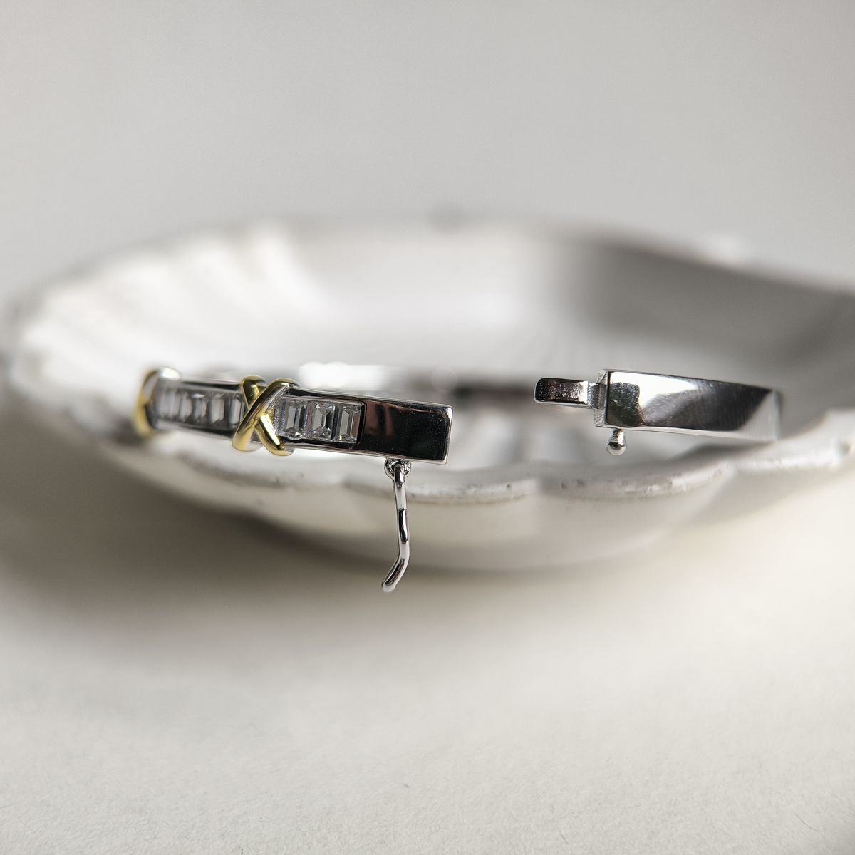 Серебряный браслет с фианитами