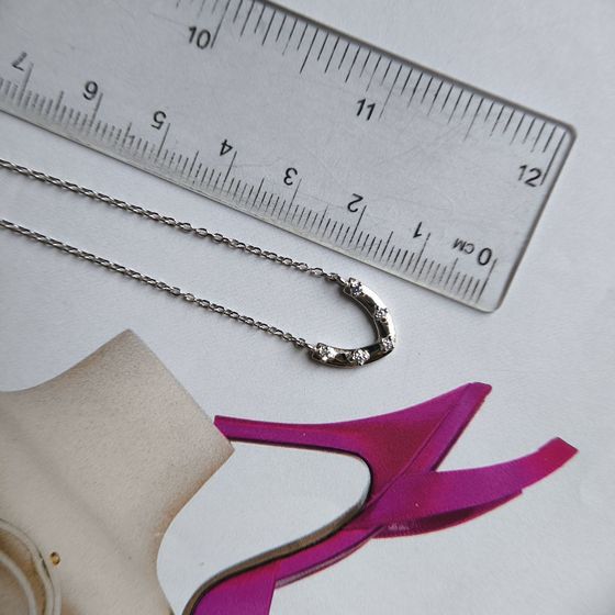 Серебряное колье с фианитами