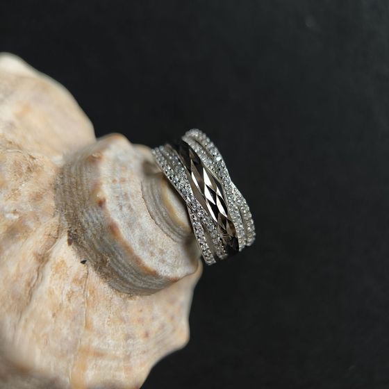 Серебряное кольцо с фианитами