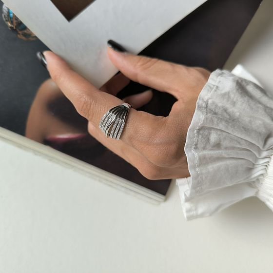 Серебряное кольцо с фианитами