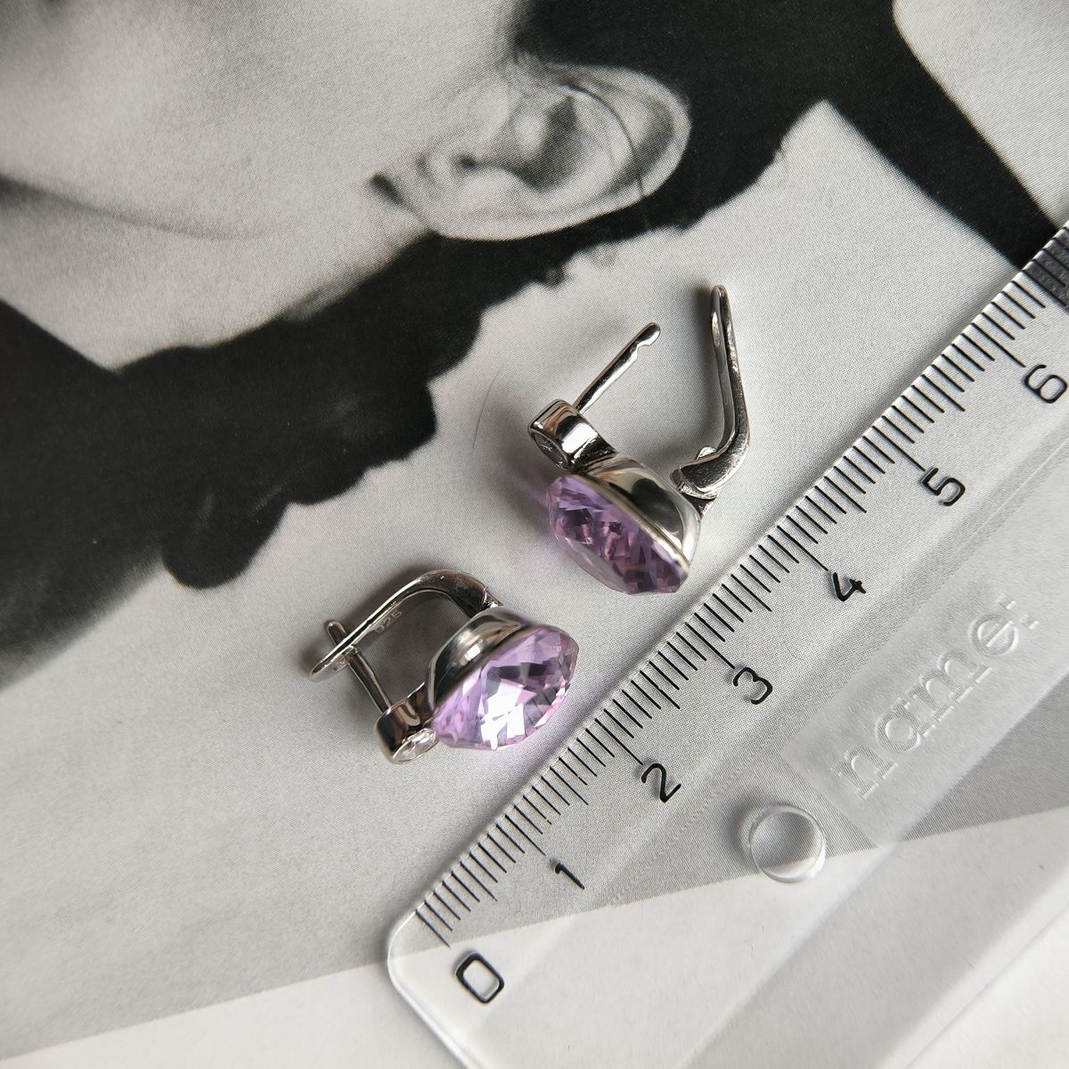 Серебряные серьги с фианитами