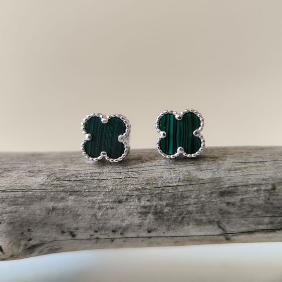 Серебряные серьги с малахитом