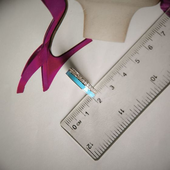 Серебряное кольцо с фианитами, емаллю