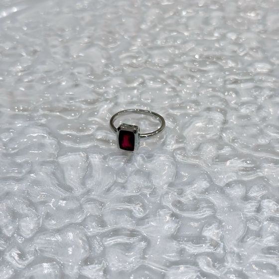 Серебряное кольцо с рубином 2.292ct