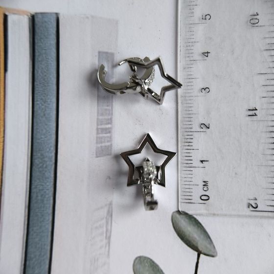 Серебряные серьги с фианитами Серебряные серьги с фианитами