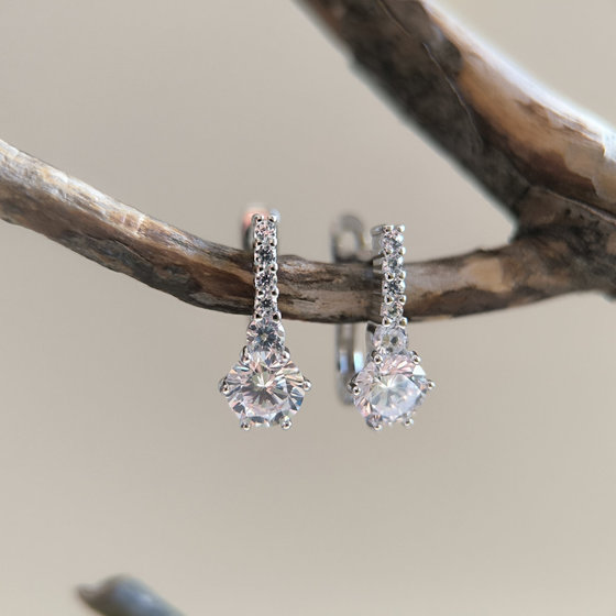 Серебряные серьги с фианитами