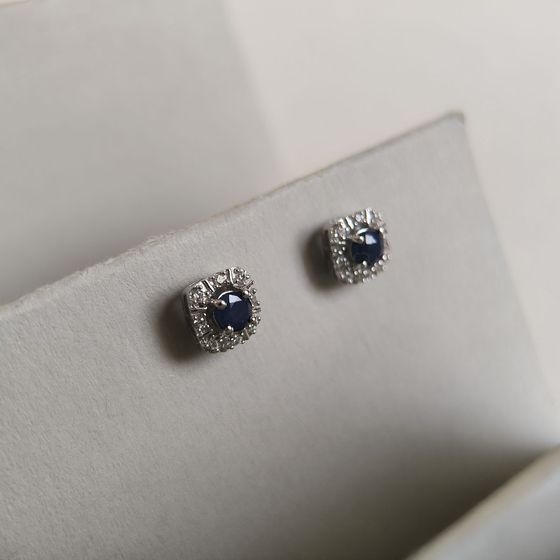Серебряные серьги с сапфиром 1.028ct, фианитами