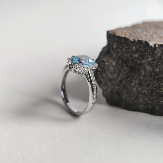 Серебряные серьги с топазом 4.307ct, фианитами