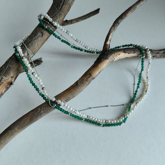 Серебряное колье с жемчугом барочным, зеленим жадеїдом