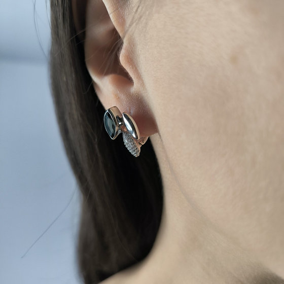 Серебряные серьги с топазом Лондон Блю 2.569ct, фианитами