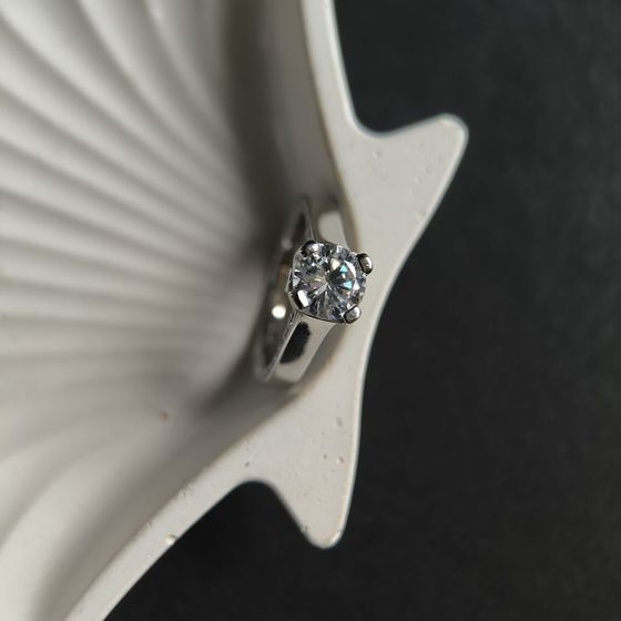 Серебряное кольцо с фианитами