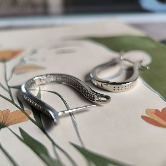 Серебряные серьги с фианитами