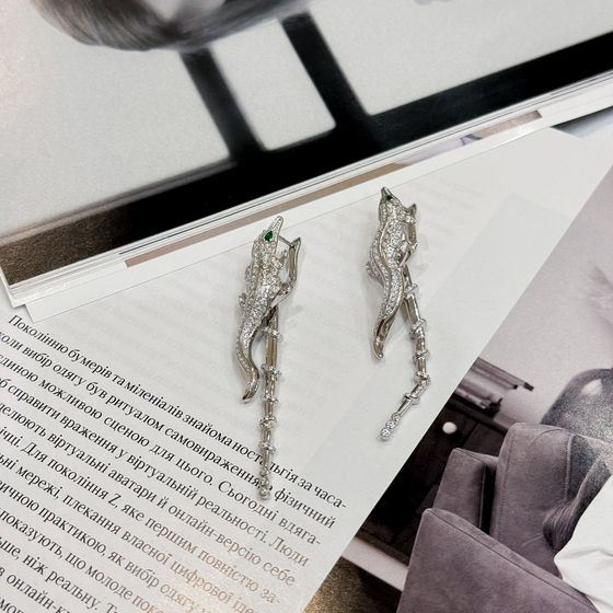 Серебряные серьги с фианитами