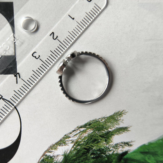 Серебряное кольцо с фианитами