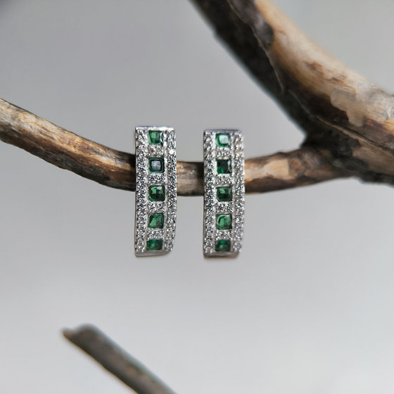 Серебряные серьги с изумрудом nano 1.102ct