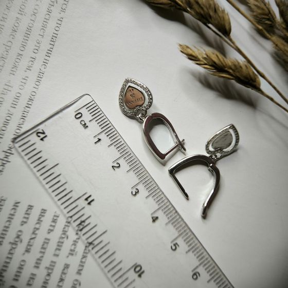 Серебряные серьги с фианитами