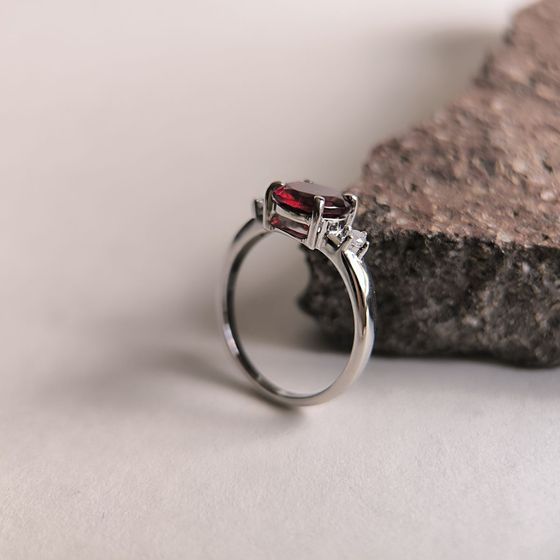 Серебряное кольцо с гранатом nano 1.655ct