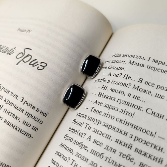 Серебряные серьги с ониксом