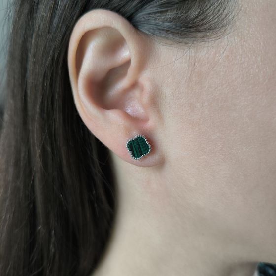 Серебряные серьги с малахитом