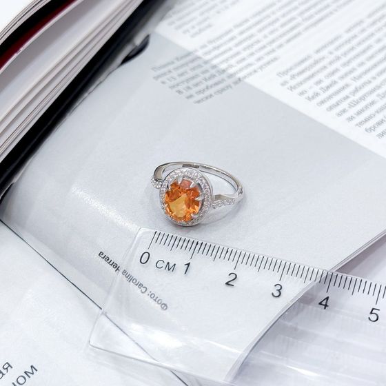 Серебряное кольцо с золотим кварцем 2.973ct, фианитами