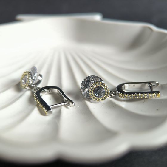 Серебряные серьги с фианитами