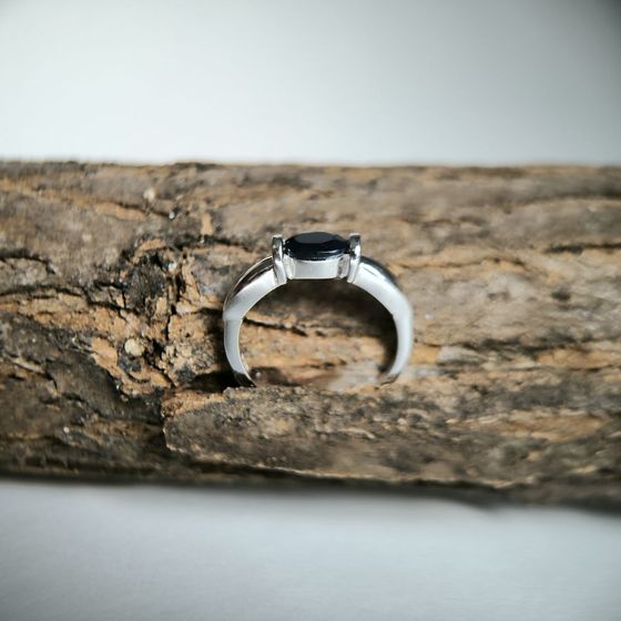 Серебряное кольцо с сапфиром 0.95ct