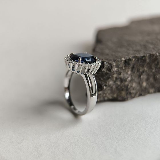 Серебряное кольцо с сапфиром nano 2.105ct