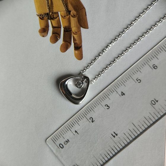 Серебряное колье с фианитами