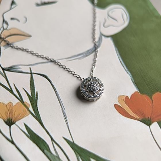 Серебряное колье с фианитами