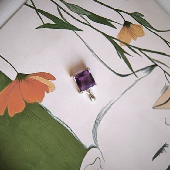 Серебряная подвеска с аметистом 1.738ct