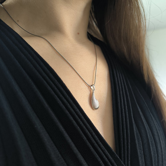 Серебряная подвеска без камней