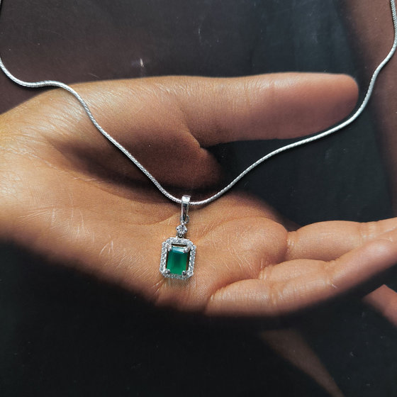 Серебряная подвеска с агатом 1.543ct, фианитами