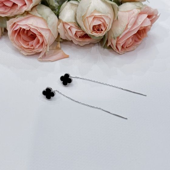 Серебряные серьги с ониксом Серебряные серьги с ониксом