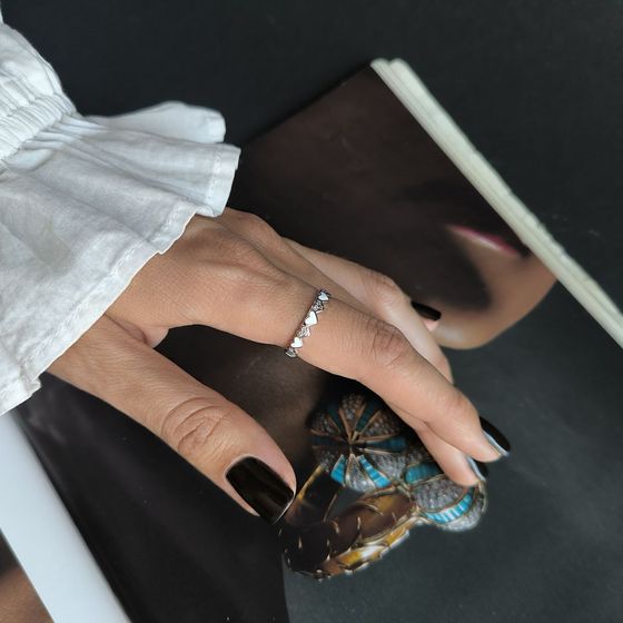 Серебряное кольцо с емаллю, фианитами