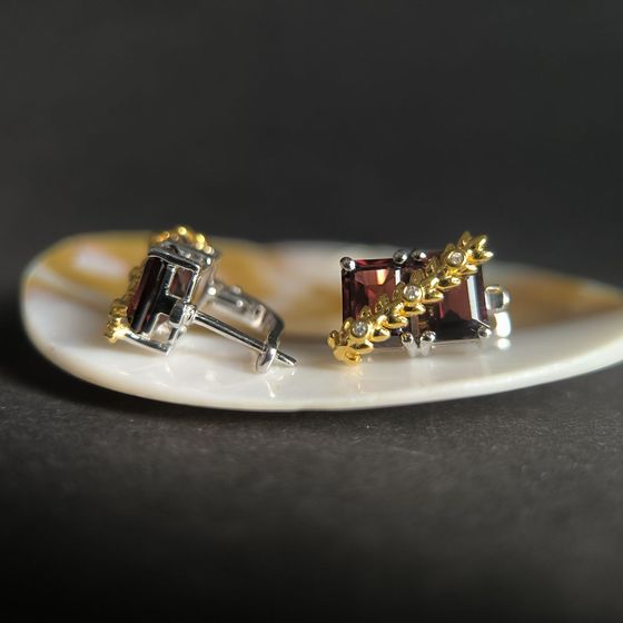 Серебряные серьги с гранатом 8.27ct
