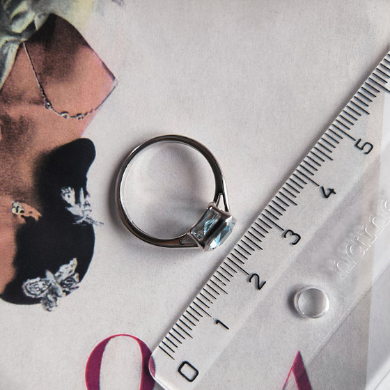 Серебряное кольцо с топазом 1.888ct